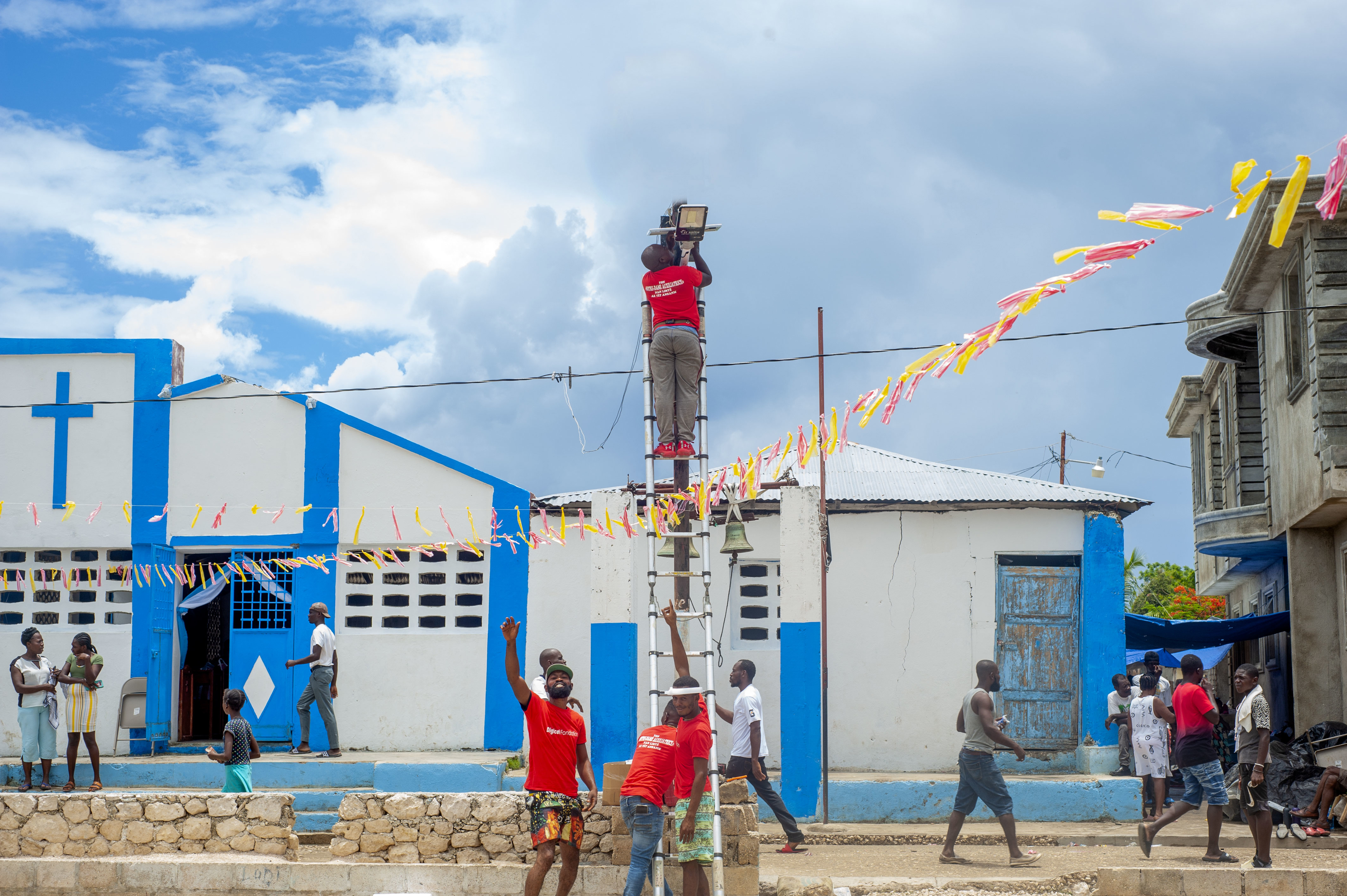 Installation de Lampadaire - Grand Boucan 2023.jpg